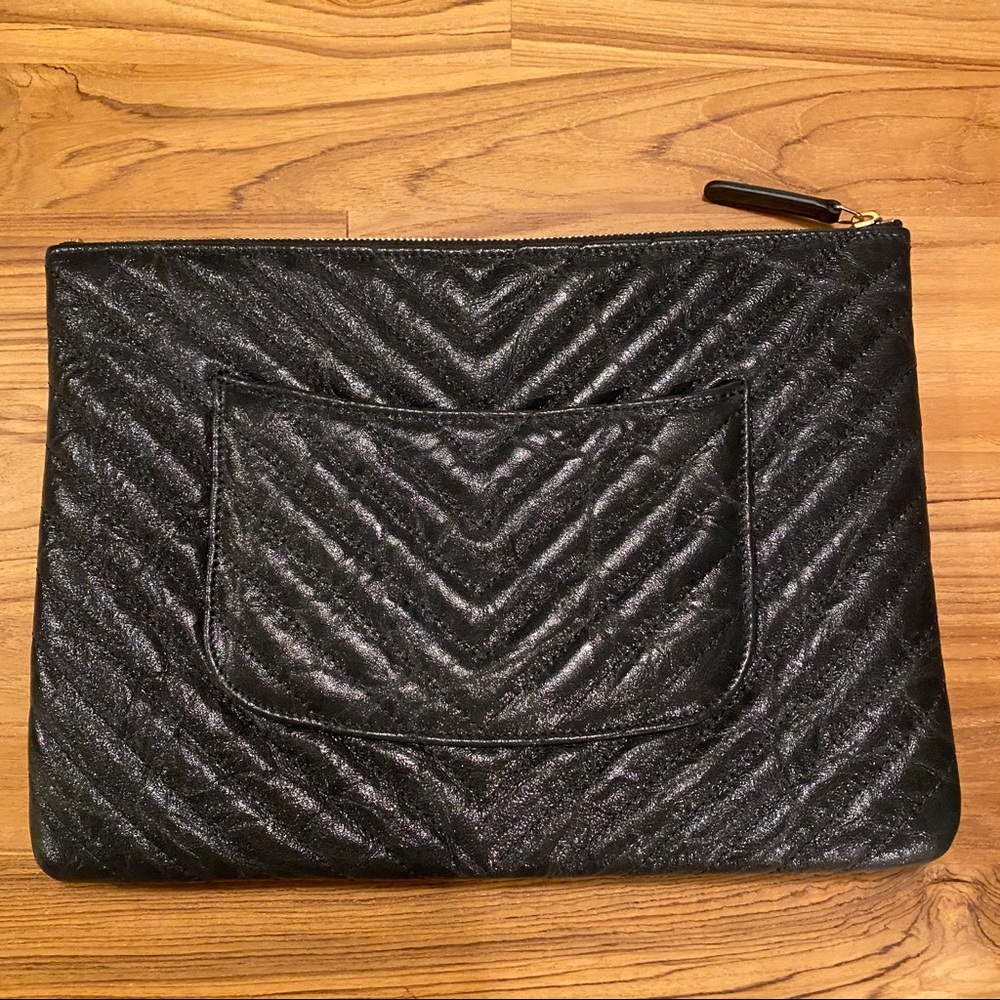 🚫SOLD🚫 New Chanel Clutch Chevron Iridescent - Picture 4 of 8